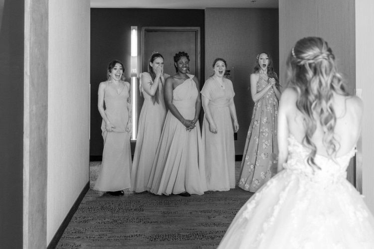 first-look-mariage-chic-demoiselles-dhonneur