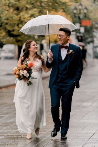 mariage-couple-lifestyle-urbain-marche