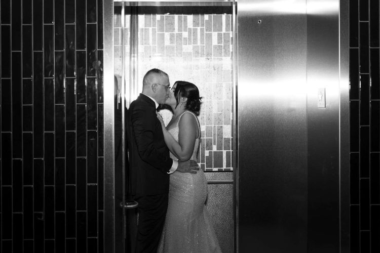 photographe-mariage-couple-style-paparazzi-simon-patrie