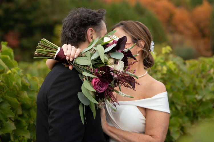 portrait-couple-mariage-bouquet
