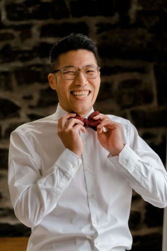 preparatifs-marie-noeud-papillon-mariage